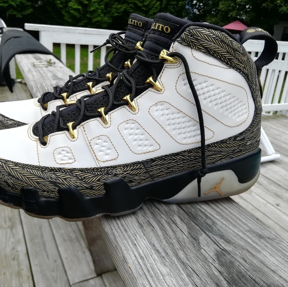 Box of air Jordan retros - Picture 4 of 4